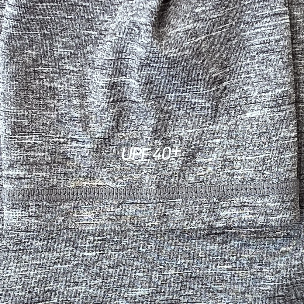 Nike Boys Dri-Fit Swim Shirt UPF 40+ Gray Size L (12–13Y)